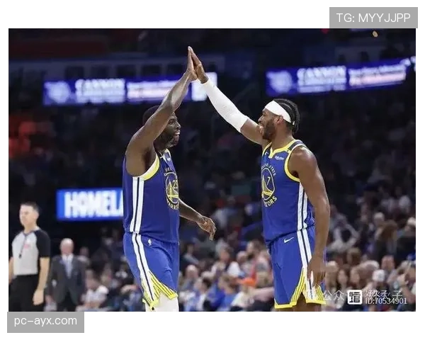 实时:勇士vs灰熊关键回合,防守数据面板显示格林完成三次破坏性拦截